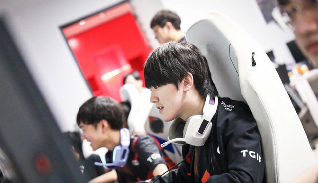 值得我们深 值得我们深