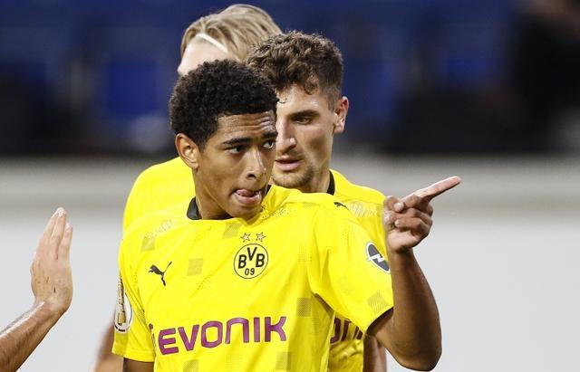 启航2025丨听奥运健儿李雯雯、王昶、梁伟铿、马佳演唱歌曲《超燃》.